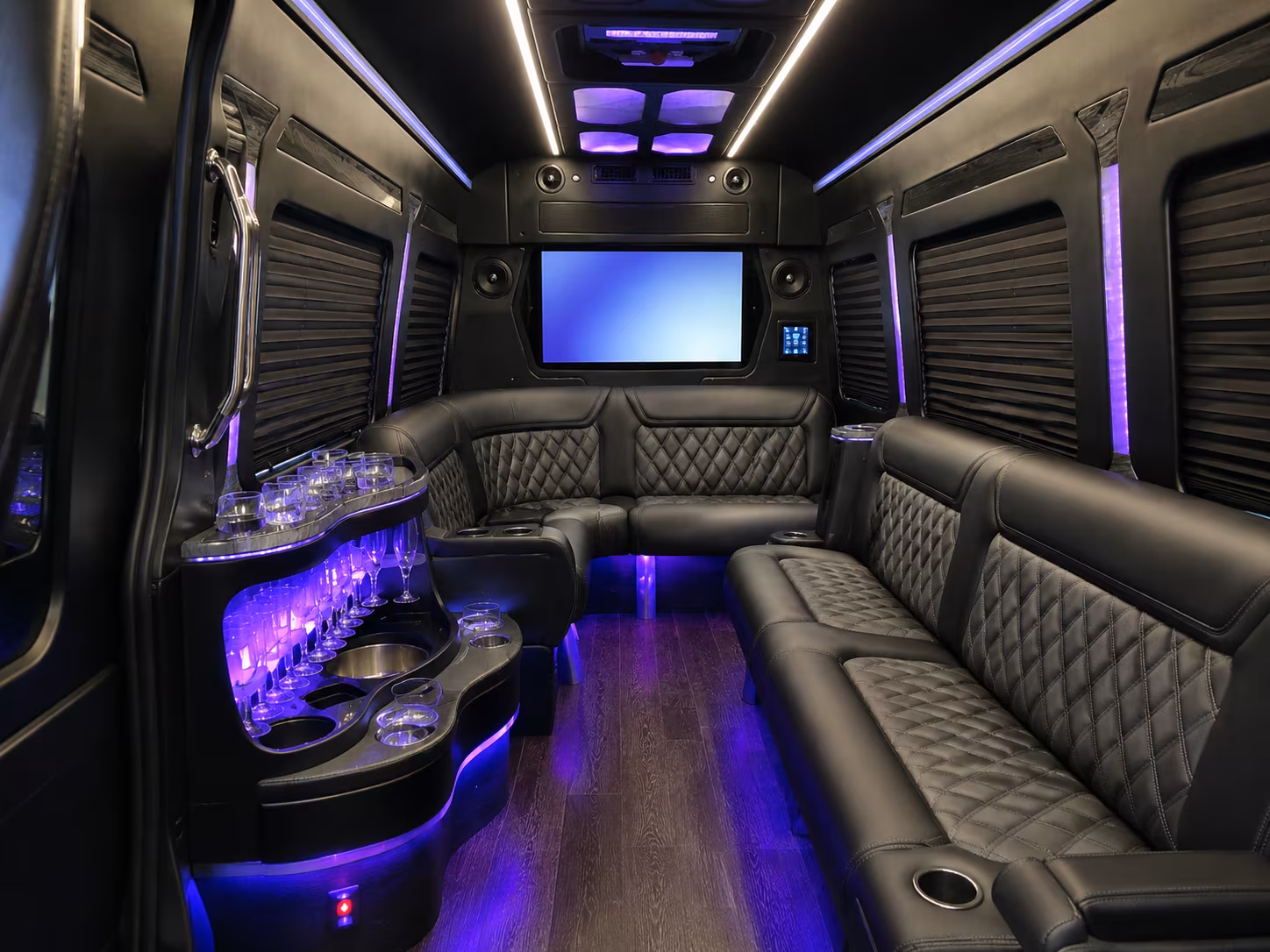 detroit metro airport transfers for military and government personnel in clinton township